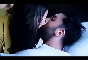 Bollywood deepika padukone and ranbir kapoor tamasha photograph kissing video