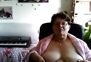 Flashing granny from webcamhooker us fat plump titties
