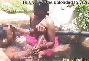 Tamil aunty bathing and fucking wide uncle
