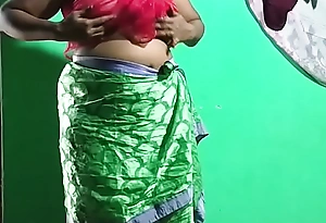 desi  indian horny tamil telugu kannada malayalam hindi vanitha showing big boobs with the addition of shaved pussy  press hard boobs press nip rubbing pussy masturbation using green torchlight